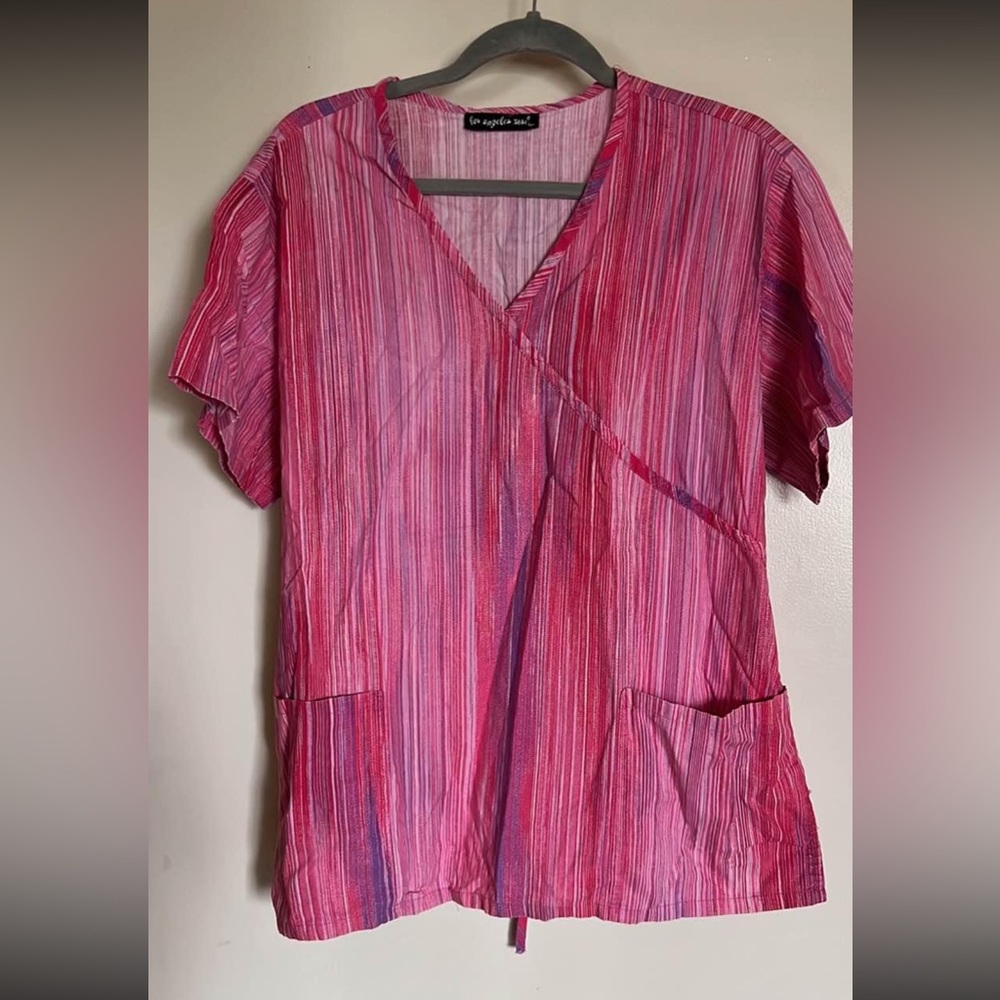 Los Angeles Rose Mock Wrap Scrub Top 🌺
